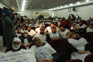 Konfederasyonlar toplandı; hükümete 26 Ocak'a kadar süre verildi