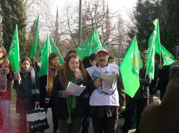 İstanbul Üniversitesi'nde ÖGB saldırısı protesto edildi