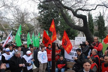 İtfaiye işçilerinden saldırılara karşı basın açıklaması!