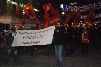 İlerici gençlik 37. gününde de TEKEL işçilerinin yanında