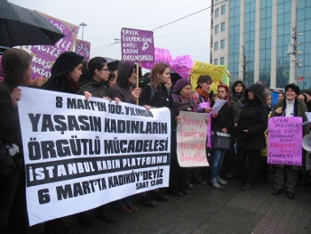 Kadınlar Taksim'den haykırdı; 8 Mart'ta kadınlar alanlara,mücadeleye