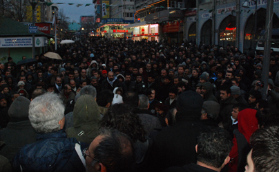TEKEL işçileri her gün saat 17.00'da yürüyor!