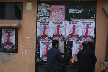 Kartal'da afişleme çalışmalarına polis müdahalesi sökmedi!