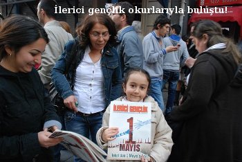 İlerici Gençlik Dergisi Nisan sayısı İstanbul sokaklarında okurlarıyla buluştu!