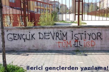 İlerici Gençler Kartal'da yazılama yaptı!