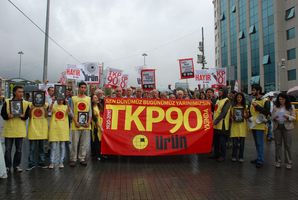 Ürün Sosyalist Dergi TKP'nin 90. yılında basın açıklaması yaptı