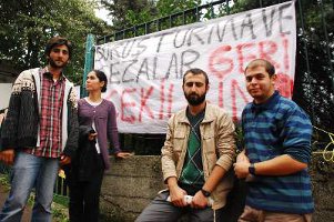 YTÜ öğrencileri okula girdi