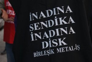 Mersin'de AKDENİZ Çivi işçileri direniyor
