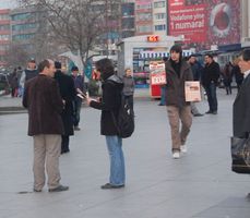 İlerici Gençlik Dergisi Kadıköy'de okurlarıyla buluştu