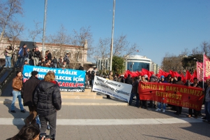 Kadıköy'de 'torba yasa' protesto edildi
