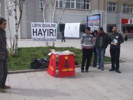 İlerici gençler Libya'ya savaş tezkeresini protesto ediyor