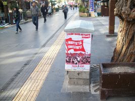 Ankaralı ilerici gençler Kızılay'ı 1 Mayıs afişleriyle donattı