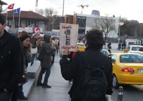 İlerici Gençlik Dergisi Taksim ve Beşiktaş'ta okurlarıyla buluştu
