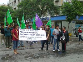 İzmir Genç-Sen İstanbul'da yapılan gözaltıları protesto etti