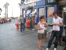 İzmir'de kamp çalışmaları hızla devam ediyor