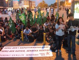 Kapatmayın boşuna GENÇ-SEN'liler sokakta!
