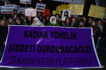 Ankara'da kadınlar şiddete karşı sokaklardaydı 