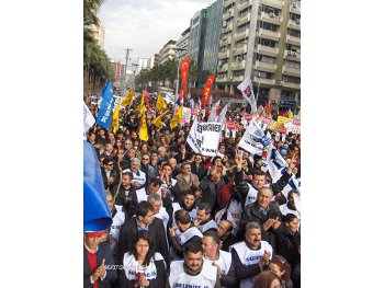 İzmir'de emekçiler g(ö)revde!