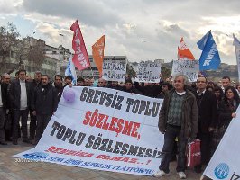 İzmir'de KESK'ten bordro yakma eylemi!