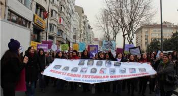 KESK'li Kadınlar 8 Mart'ta talepleri için alanlardaydı!