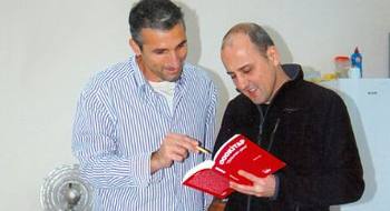 375 günün ardından gelen ÖZGÜRLÜK: Ahmet Şık ve Nedim Şener serbest bırakıldı