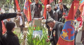 Avni Ece mezarı başında anıldı! 