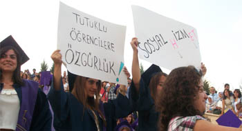 Protestolar Hacettepe Üniversitesi mezuniyetine damgasını vurdu