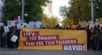Ankara'da YÖK'e karşı öğrenciler ve akademisyenler eylemdeydi