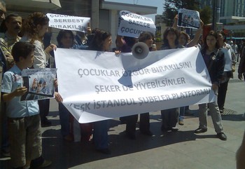 KESK'ten Anneler Günü'nde basın açıklaması: "Çocuklar özgür bırakılsın!"