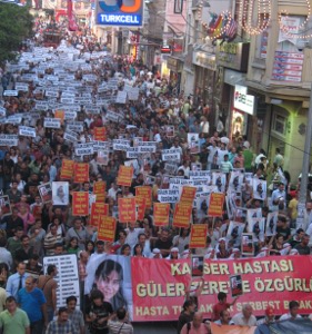 Güler Zere'ye özgürlük çığlığı Taksim'den yükseltildi!