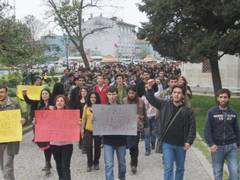 Beyazıt' ta bıçaklı satırlı faşist saldırı!