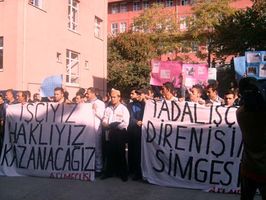 Yemekhane işçileriyle dayanışma gecesinde buluşalım!