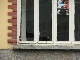 Halkevi yine saldırıya uğradı.