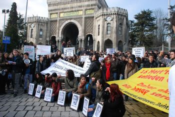 Yüzlerce öğrenci 16 Mart'ta Beyazıt'taydı