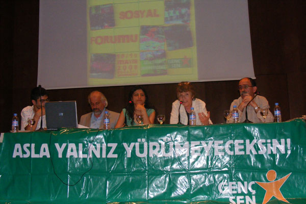 Genç-Sen Üniversiteler Sosyal Forumu başka bir dünya mümkün sesleri ile sona erdi.