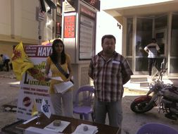 Karşıyaka'da zamlara ve işsizliğe karşı bildiri dağıtımı yapıldı