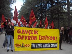 Ankara'da binler haykırdı: Devrim şehitleri ölümsüzdür!