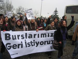 Genç-Sen haykır: Sömürüye hayır!