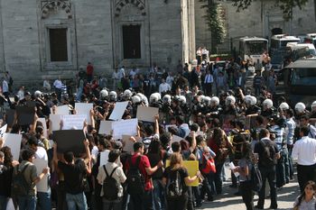 Dolmabahçe'den emperyalistlere, işbirlikçilere uyarı:  İstanbul'u İMF'ye dar edeceğiz!