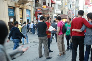 İlerici Gençlik diyor ki: "Onlar bizi sokağa atmadan haydi sokaklara!"