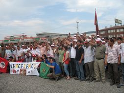 Latin Amerikalı emekçiler Yörsan işçileriyle buluştu