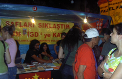 Özgürlük türkülerimiz Bergama sokaklarında yankılanıyor