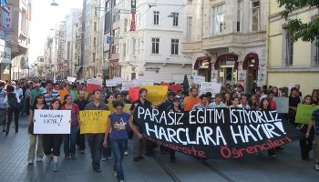 Öğrenciler haykırdı: Parasız eğitim istiyoruz!