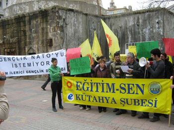 TÜM-İGD ve Eğitim-Sen Kütahya'da Nato'ya karşı basın açıklaması gerçekleştirildi