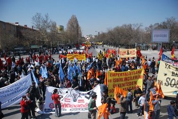 Ankara'da binler haykırdı: "NATO'ya geçit vermeyeceğiz!" 