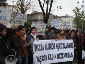 Kürt kadınlarının hedef gösterilmesi protesto edildi