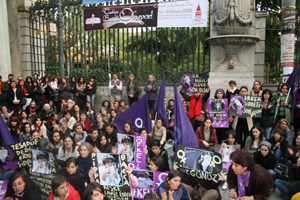 Pippa için Taksim'de oturma eylemi