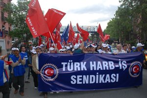 Ankara'da Harb-İş'li işçiler sokağa döküldü