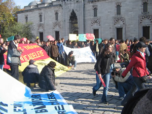 Adım Adım YÖK (Yüksek Öğretim Kurulu) Protestosuna Doğru